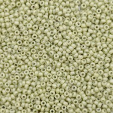 Miyuki rocailles Perlen 15/0 - Duracoat opaque cactus green 15-4474